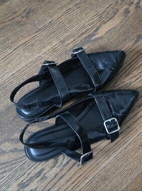 Old Navy Pointed Toe Slingback Flats